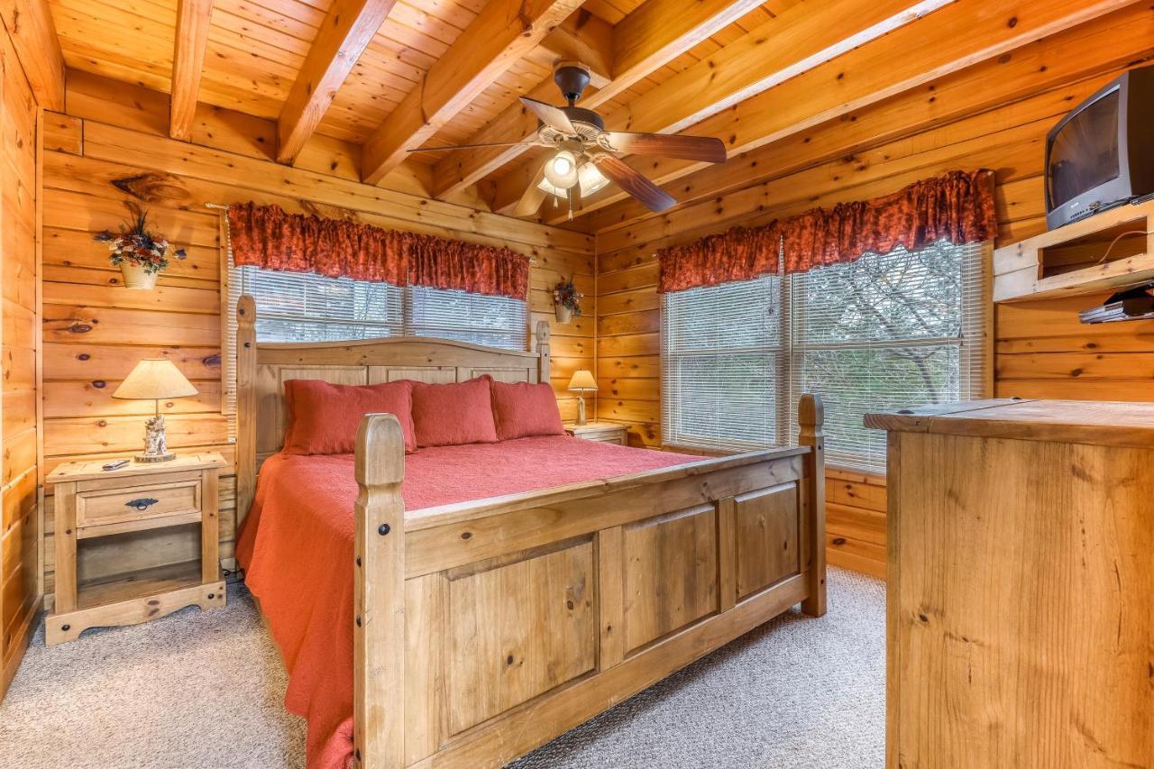 Villa Amidst The Beauty à Pigeon Forge Extérieur photo
